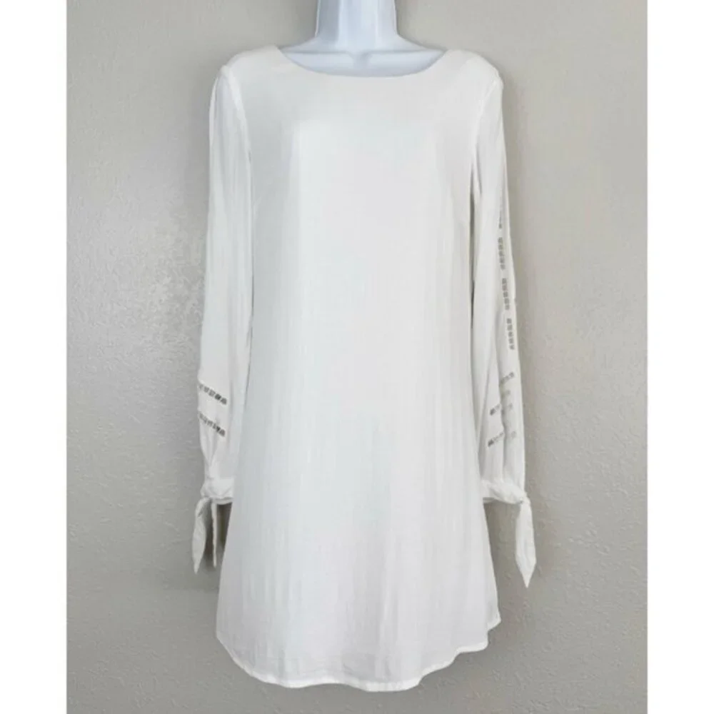 Lulus white Bloomfield open long‎ sleeve shift dress M